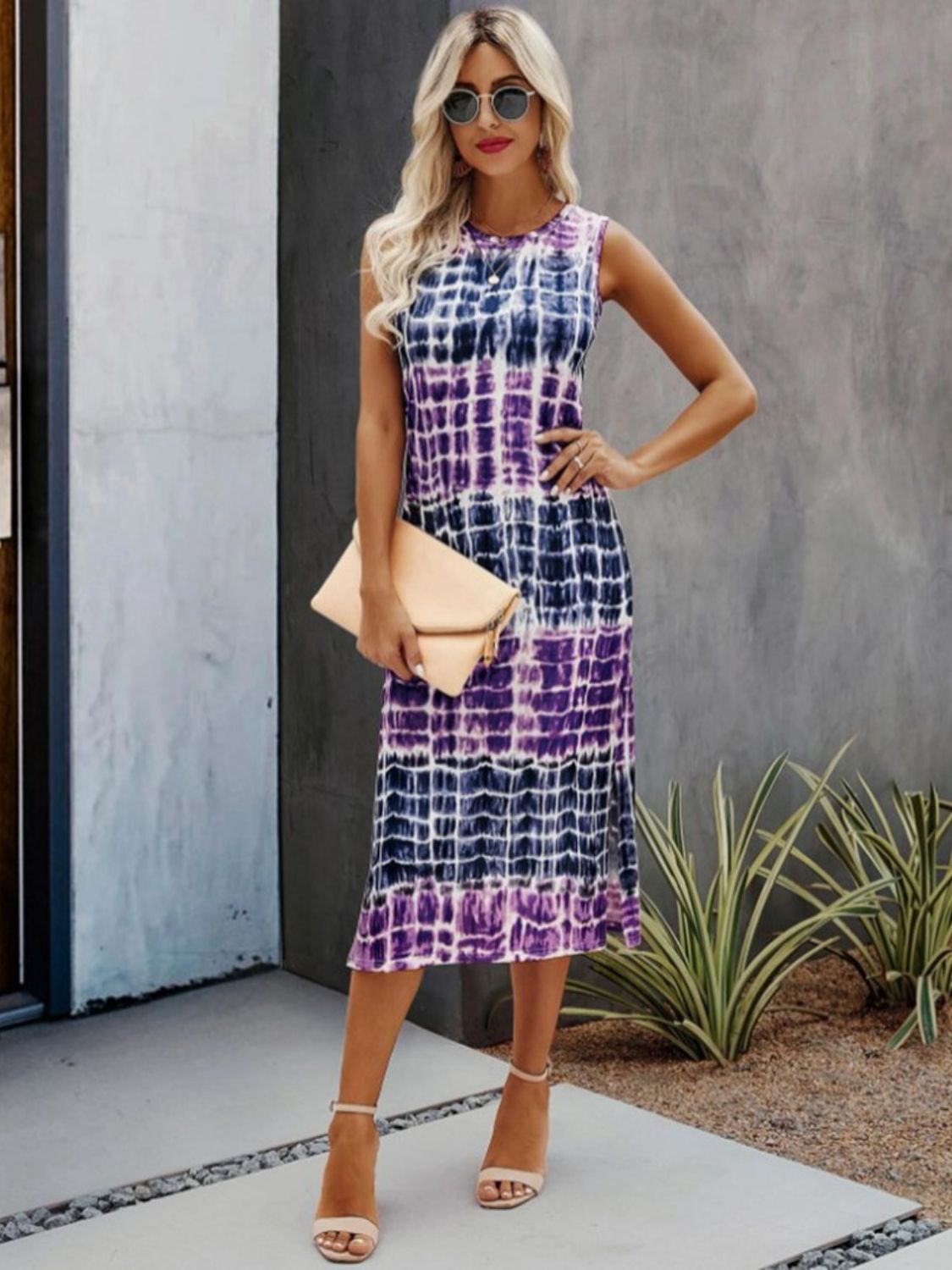 Printed Sleeveless Midi Dress with Round Neckline and Side Slit