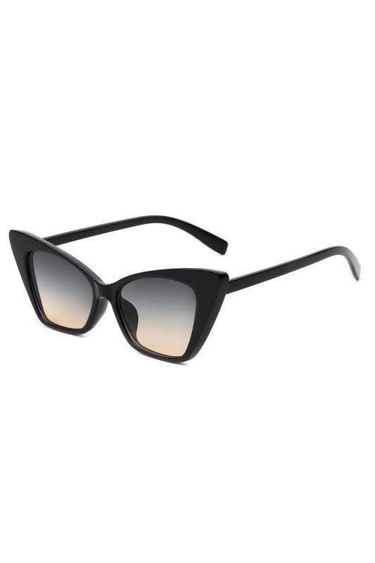 Sunglasses with Retro Square Cat Eye Frame.