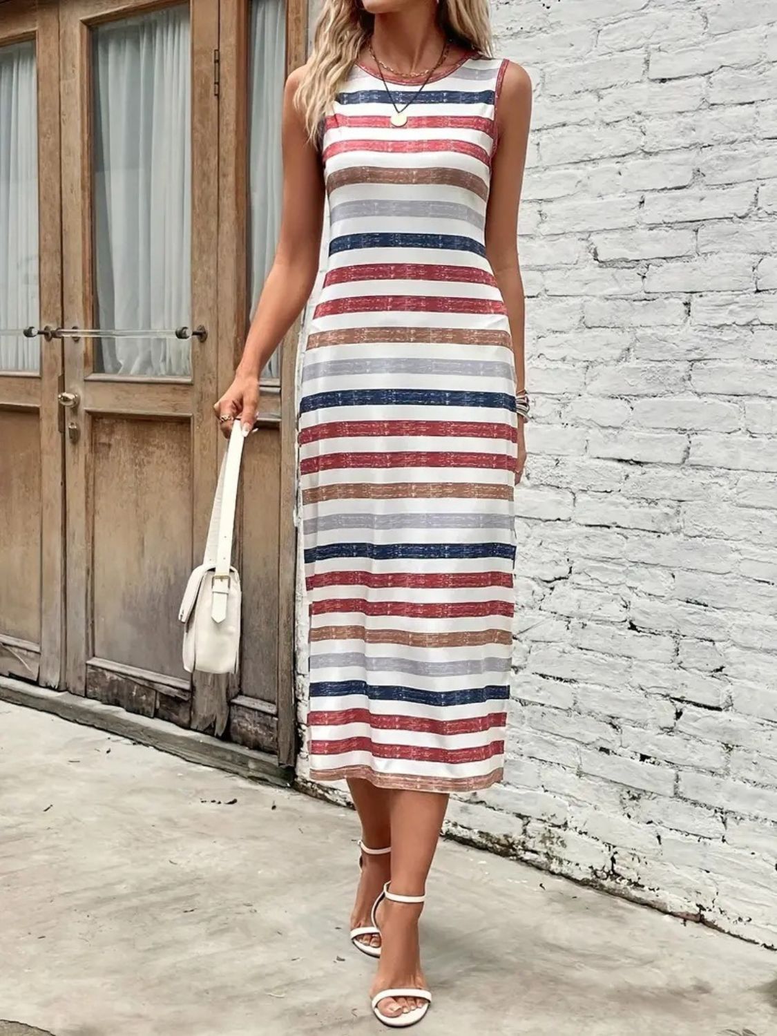 Printed Sleeveless Midi Dress with Round Neckline and Side Slit