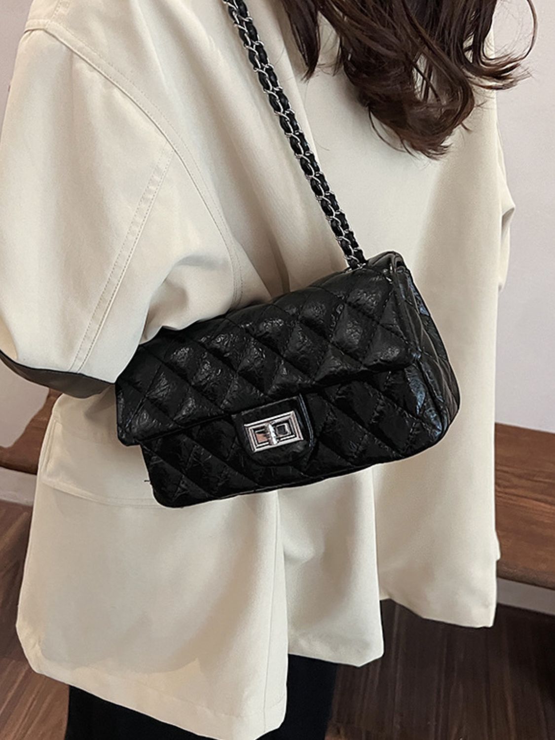 Geometric Elegance Lockable Crossbody Bag