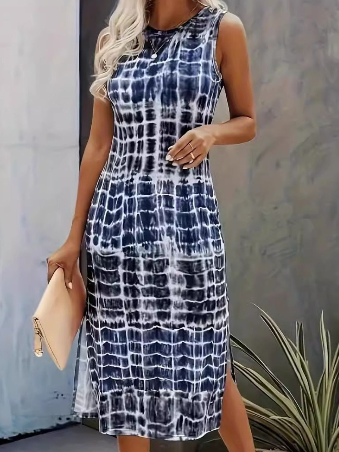 Printed Sleeveless Midi Dress with Round Neckline and Side Slit