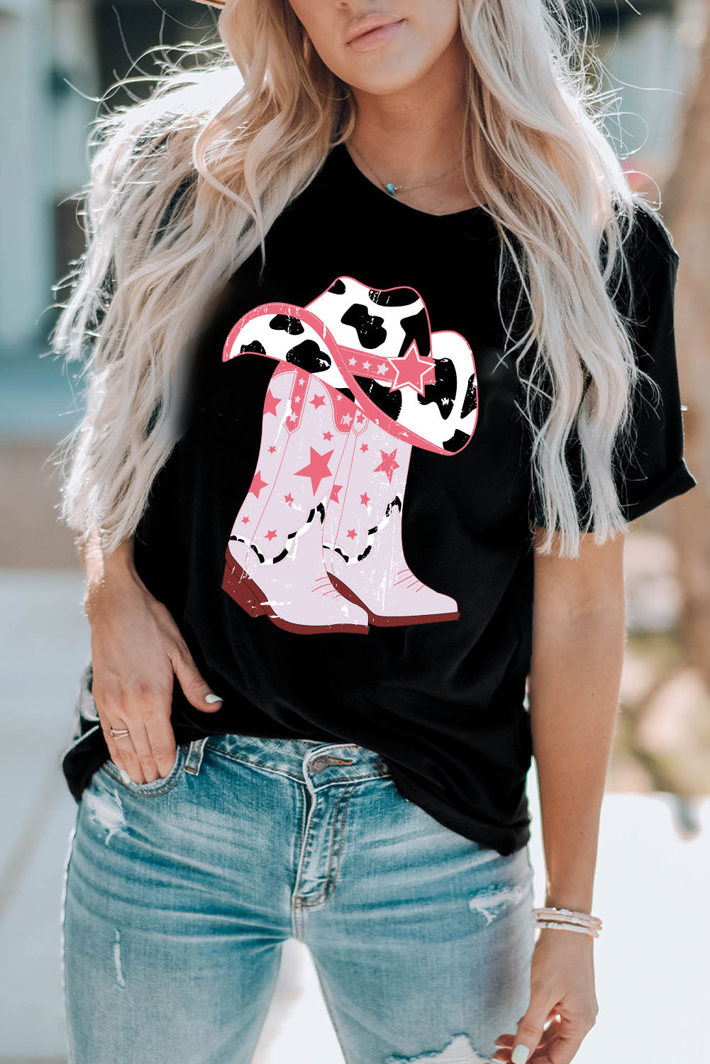 Western Style Graphic Tee with Cowboy Hat and Boots Design