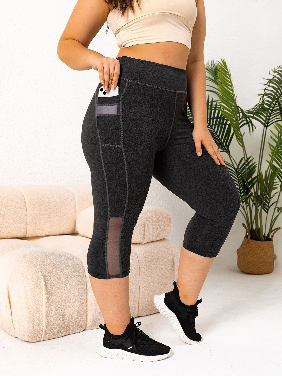 Active Curves High-Waisted Leggings with Pockets