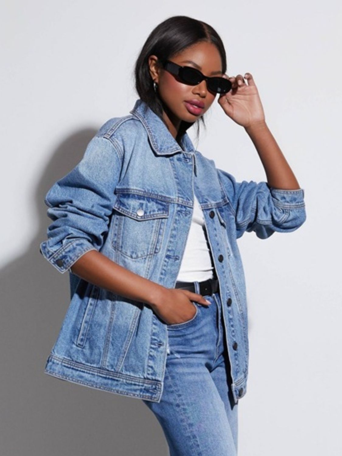 Classic Button-Up Denim Jacket with Collared Neck