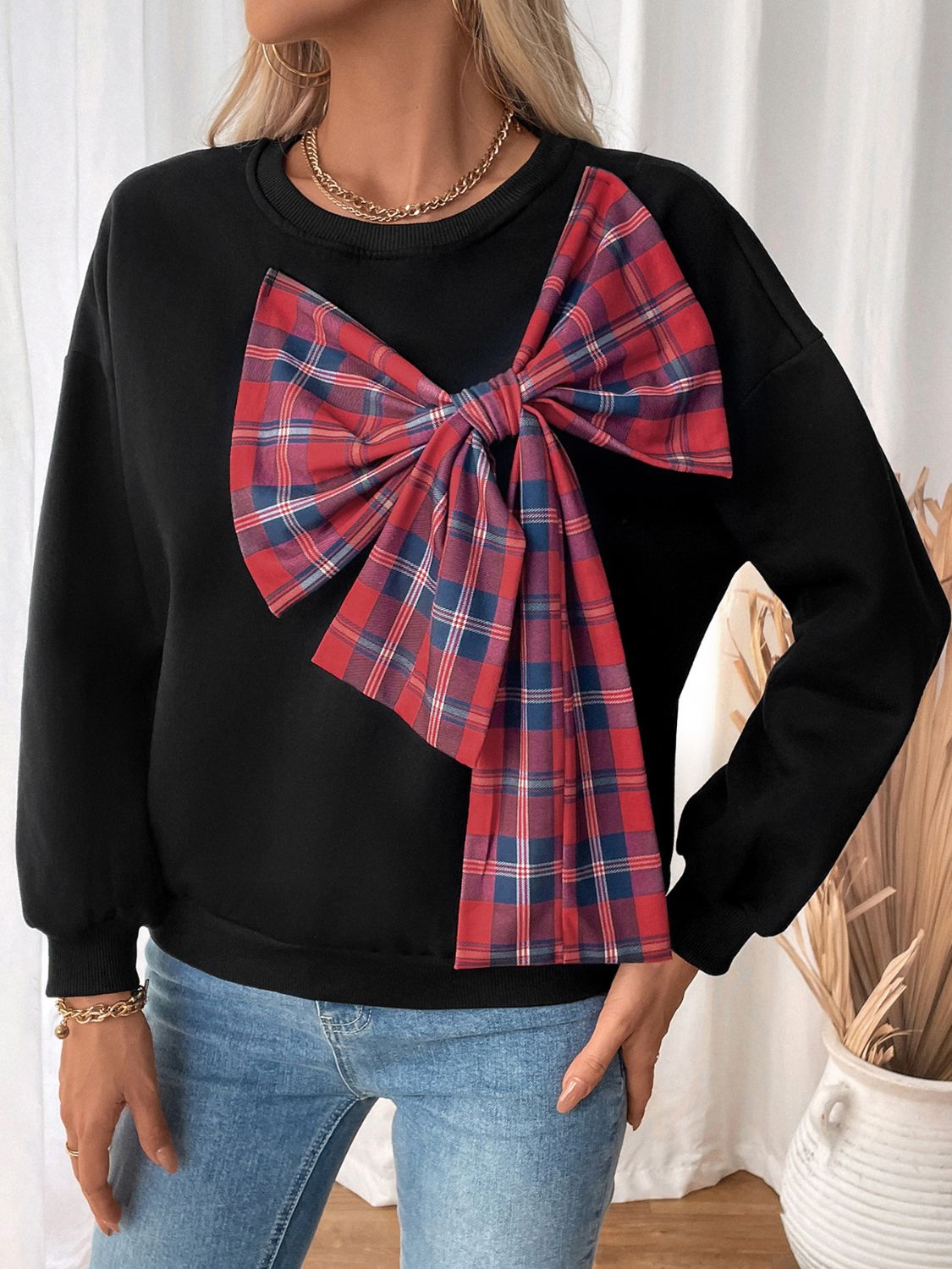 Bow Detail Long Sleeve Sweatshirt with Round Neck