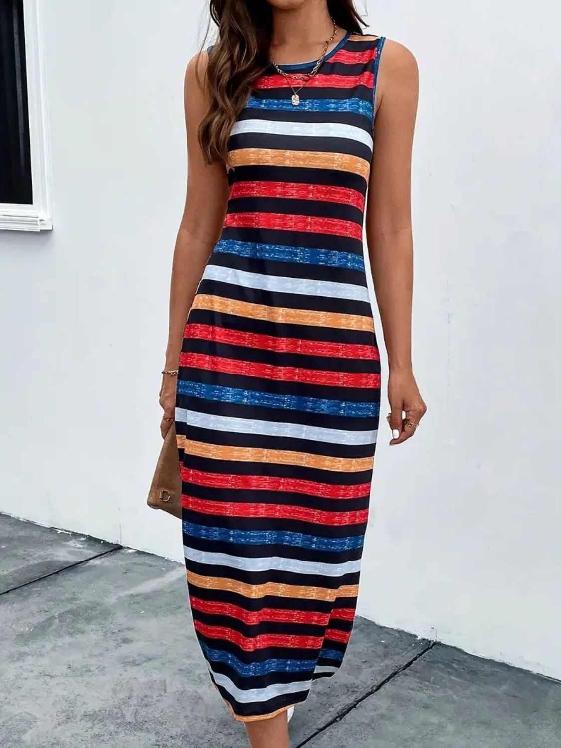 Printed Sleeveless Midi Dress with Round Neckline and Side Slit